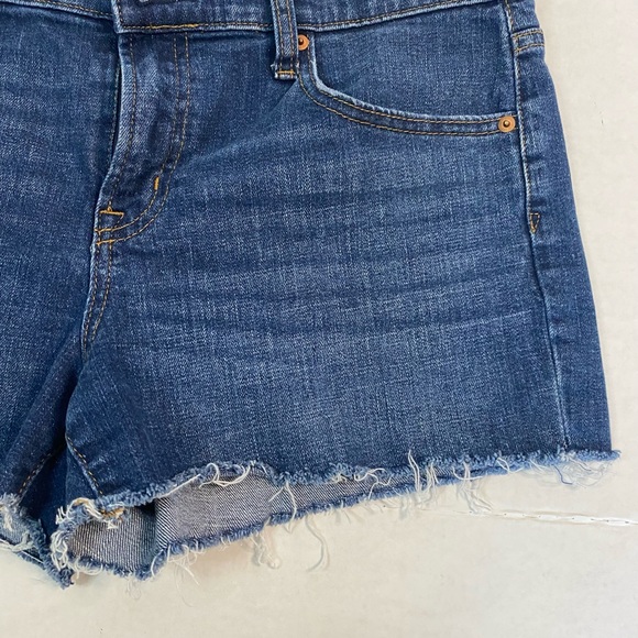 Gap cutoff frayed hem shorts size 30 - Picture 2 of 5